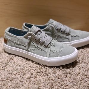 BRAND NEW Blowfish slip on sneakers